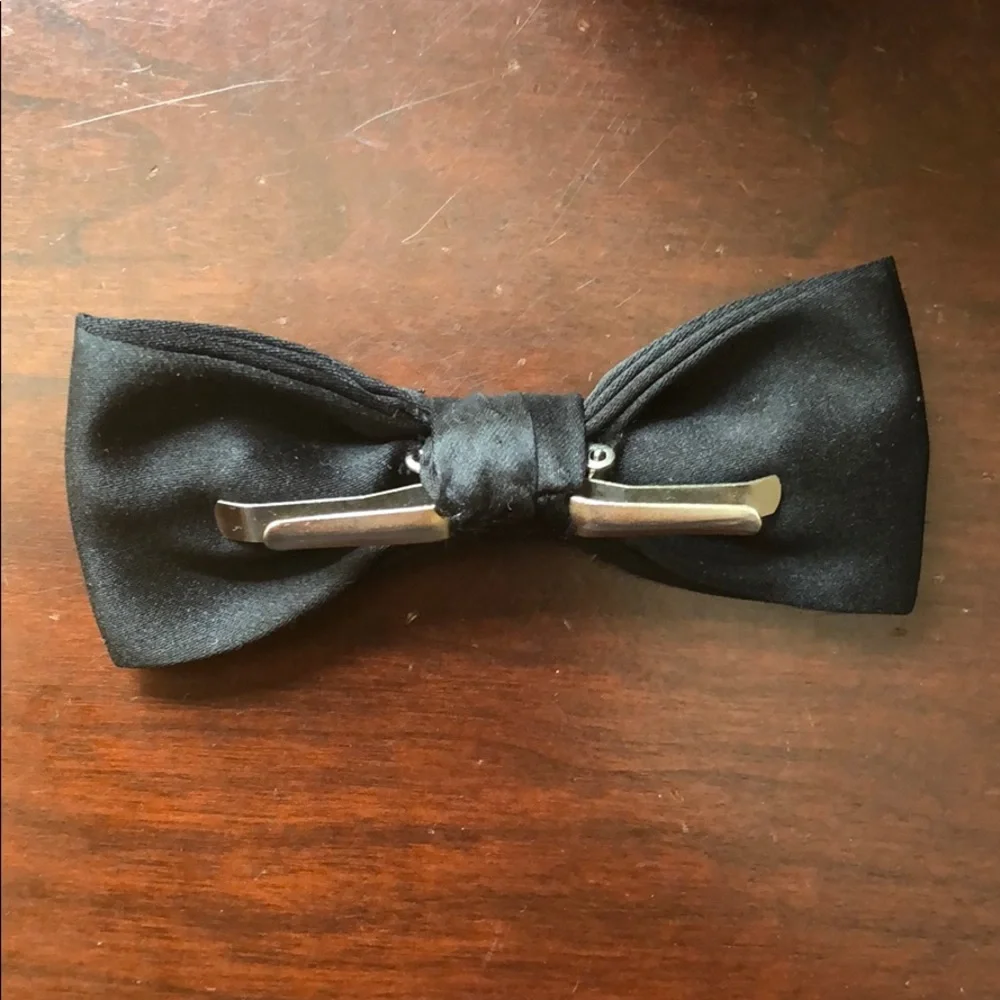 NWOT Little Boys Boutique Black Satin Double Bow Bow-tie - Toddler